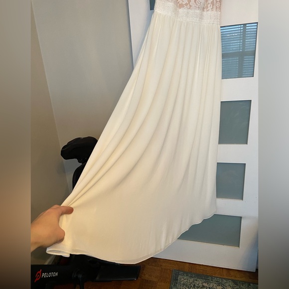 Lulu’s white lace maxi dress - Picture 9 of 12